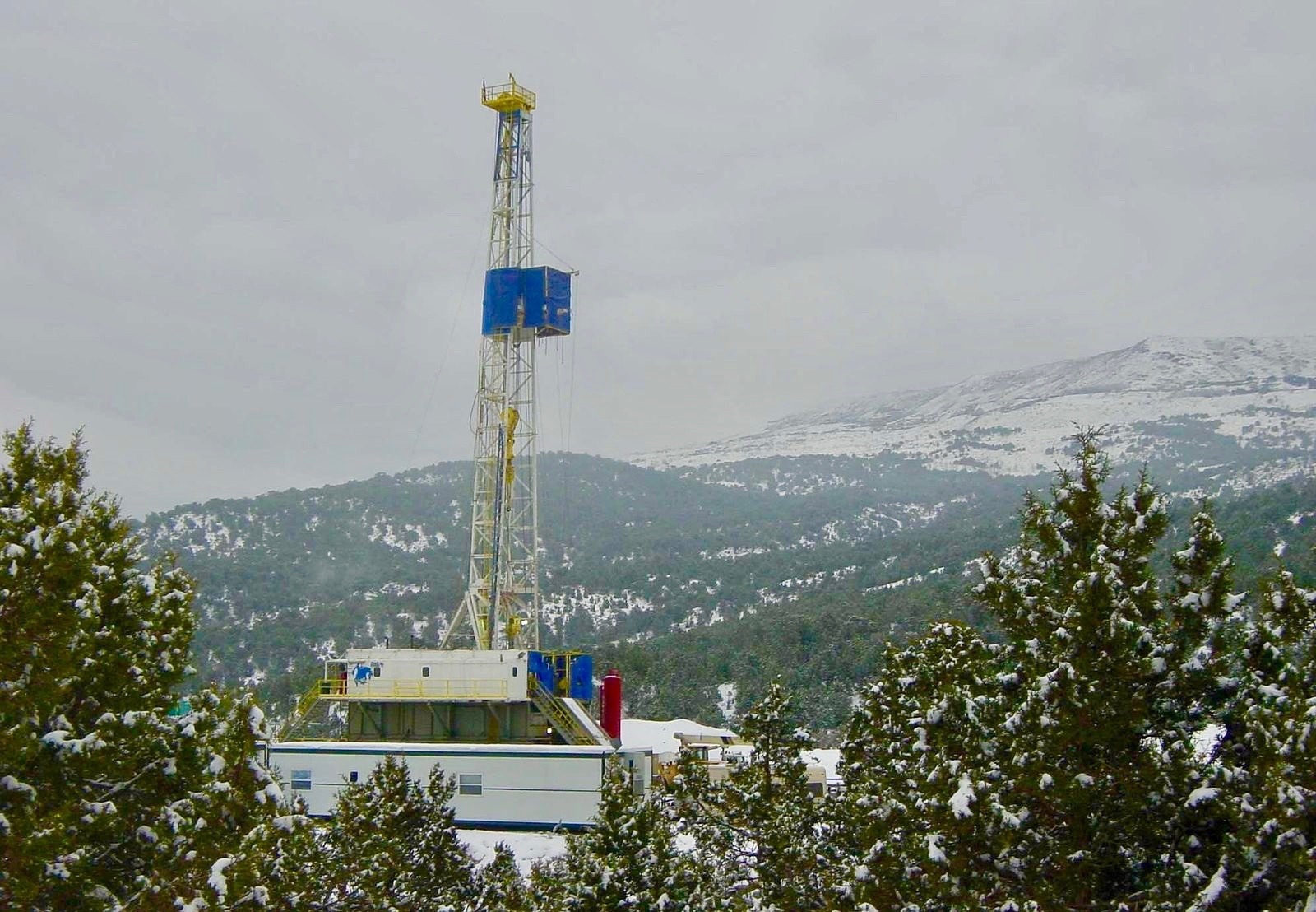 A natural gas drilling site in the mountains.  Photo courtesy Plazak at en.wikipedia