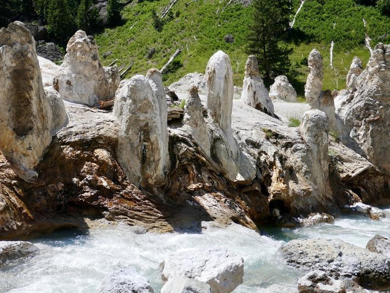 The "Totem Forest" of Fairyland Basin in all its magic