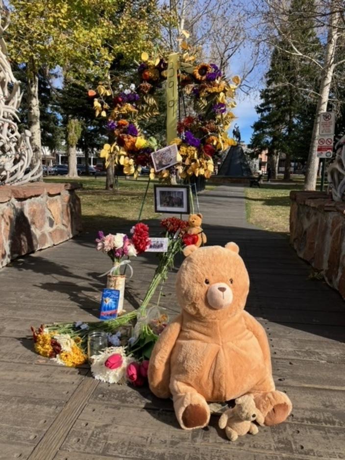 The memorial to Grizzly 399 in Jackson Hole, Wyoming. Photo by Kevin Grange