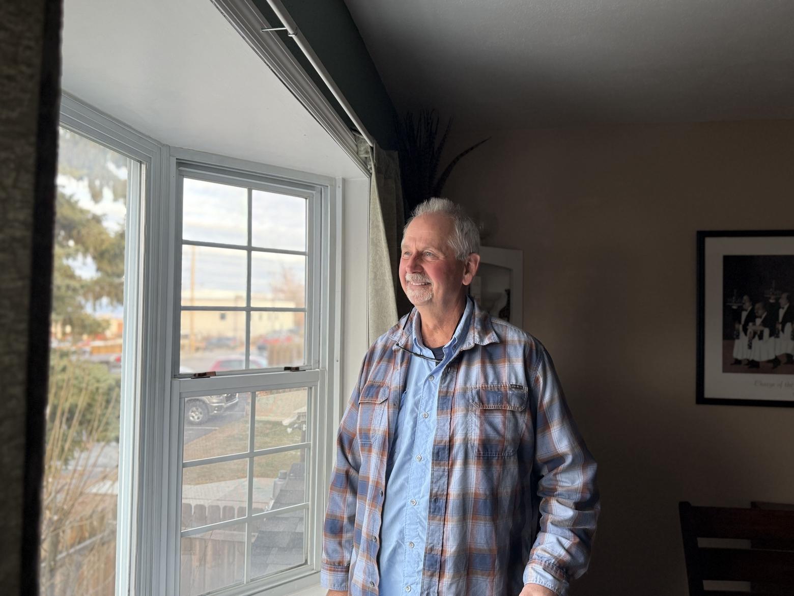 Ed Bangs, who led the U.S. Fish and Wildlife Service’s wolf recovery program, photographed in his home in Helena, Montana. Photo by Amanda Eggert/MTFP